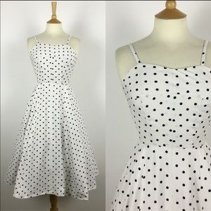 Polka dot 1950s vintage dress 👗